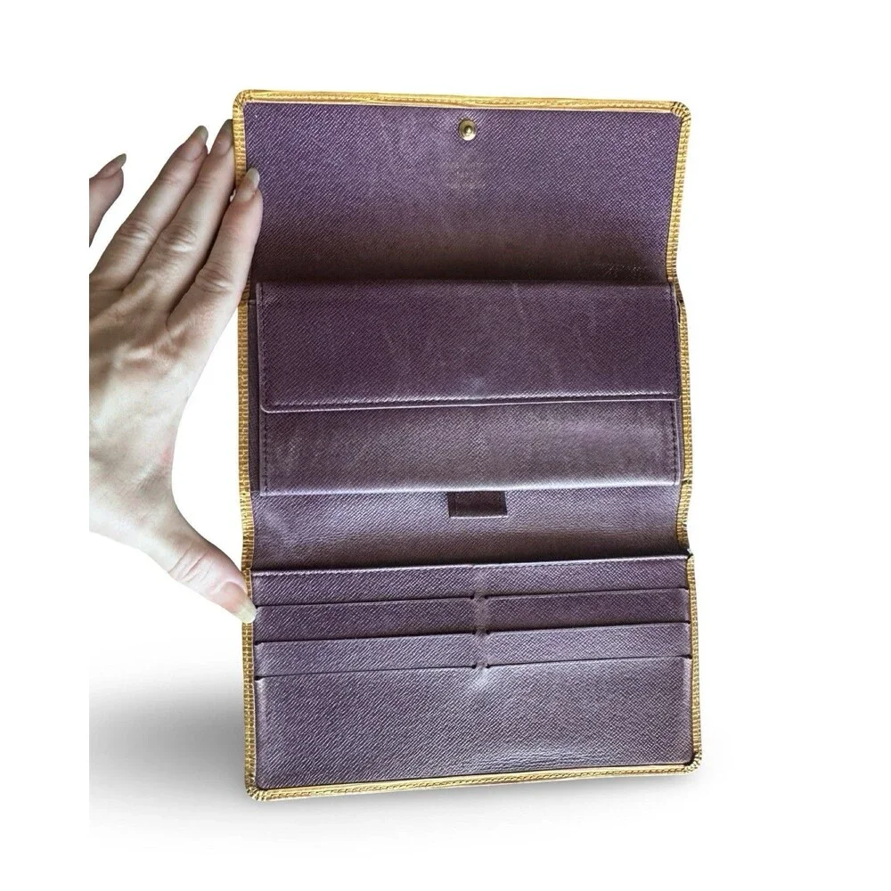 LOUIS VUITTON Clean✨Epi Porte Tresor  Snap Wallet in Yellow-Purple 💛 💜LV